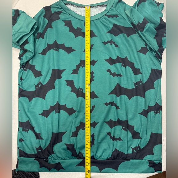 Long Sleeve Unbranded Crew Neck Bat Shirt, Green and Black, Extra Large - Picture 8 of 8